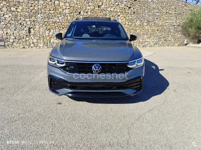 Usado VW Tiguan R-line 150 CV (110 kW) 2022 Gris / plata SUV