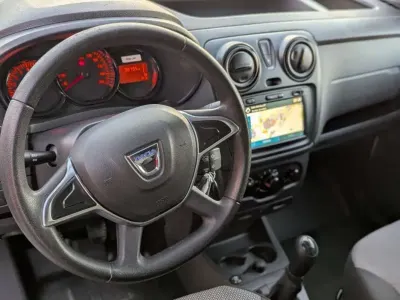 Usado Dacia Dokker Essentiel 109 CV (80 kW) 2021 Blanco Monovolumen