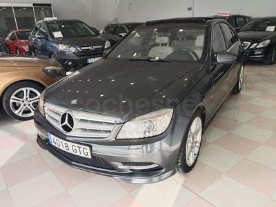 Usado Mercedes C220 Avantgarde 170 CV (125 kW) 2010 Gris / plata Berlina