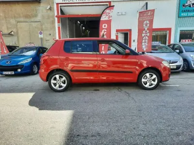 Usado Skoda Fabia SportLine 105 CV (77 kW) 2009 Rojo Utilitario