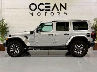 Usado Jeep Wrangler Sahara 381 CV (280 kW) 2023 Gris / plata SUV