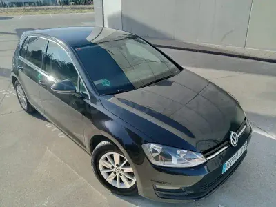 Usado VW Golf VII Advance 110 CV (80 kW) 2016 Negro Berlina