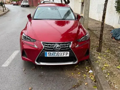 Usado Lexus IS300h Executive Line 223 CV (164 kW) 2017 Rojo Berlina