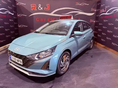 Usado Hyundai i20 84 CV (61 kW) 2024 Azul Utilitario