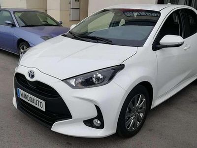 Usado Toyota Yaris Hybrid Active 116 CV (85 kW) 2023 Blanco Utilitario