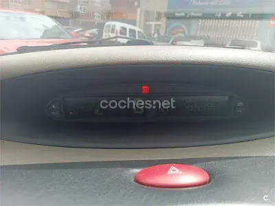 Usado Citroën Xsara Picasso 90 CV (66 kW) 2000 Gris / plata Monovolumen