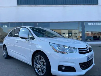 Usado Citroën C4 Seduction 120 CV (88 kW) 2013 Blanco Berlina