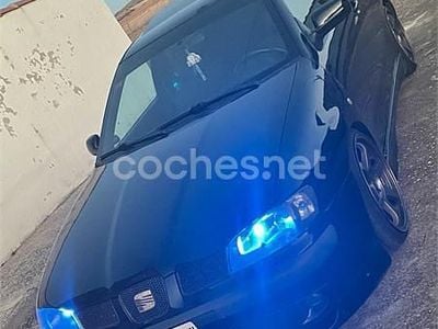 Usado Seat Cordoba Sport 110 CV (80 kW) 2002 Negro Berlina