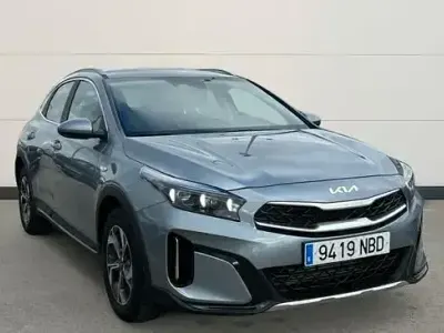 Usado Kia XCeed 100 CV (73 kW) 2025 Gris SUV