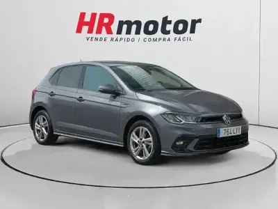 Usado VW Polo R-line 95 CV (69 kW) 2022 Gris Utilitario