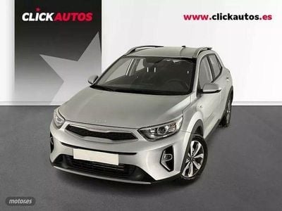 Usado Kia Stonic 84 CV (61 kW) 2024 Plateado SUV