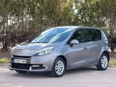 Usado Renault Scénic III Dynamique 130 CV (95 kW) 2012 Beige Monovolumen
