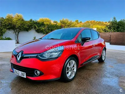 Usado Renault Clio IV Dynamique 90 CV (66 kW) 2016 Rojo Berlina