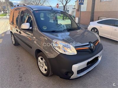 Usado Renault Kangoo Expression 90 CV (66 kW) 2015 Gris / plata Monovolumen