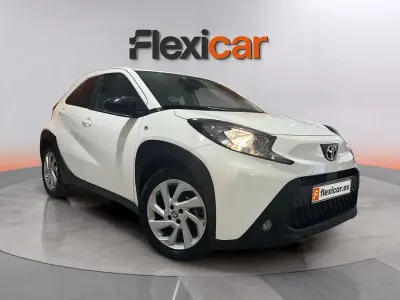 Usado Toyota Aygo X 72 CV (52 kW) 2024 Blanco SUV