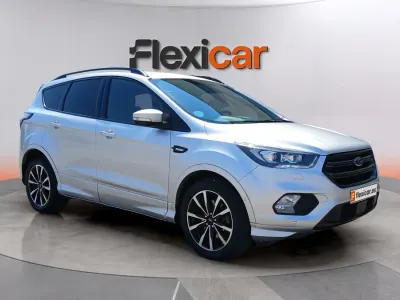Usado Ford Kuga ST-Line 150 CV (110 kW) 2018 Gris SUV