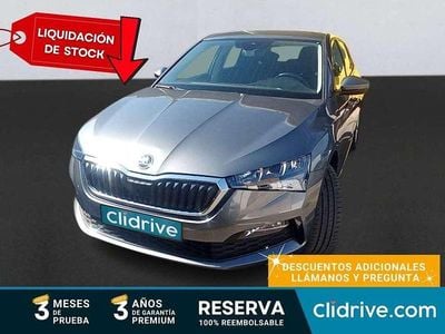 Usado Skoda Scala Ambition 95 CV (69 kW) 2023 Gris / plata Utilitario