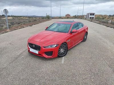 Usado Jaguar XE R-Dynamic 250 CV (183 kW) 2021 Rojo Berlina