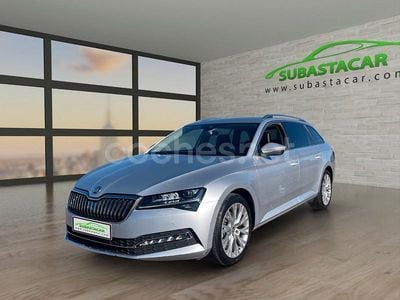 Gris / plata Usado 2022 Skoda Superb Style Familiar | 24.900 € (Caro)