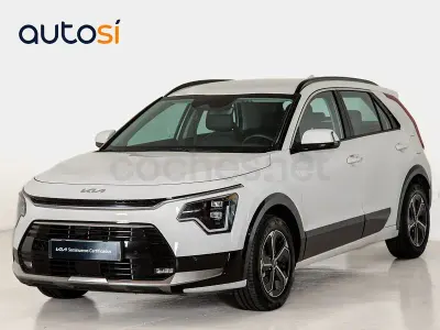 Käytetty Kia Niro 141 HP (103 kW) 2023 Valkoinen Katumaasturi