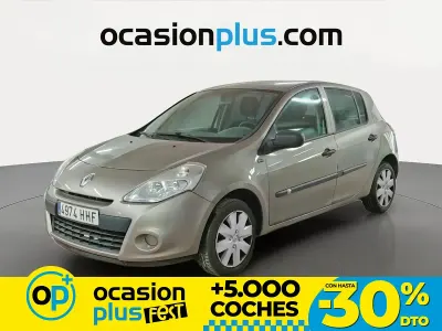 Begagnad Renault Clio II 75 HK (55 kW) 2011 Beige Halvkombi