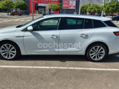 Usado Renault Mégane GrandTour Zen 115 CV (84 kW) 2019 Blanco Familiar