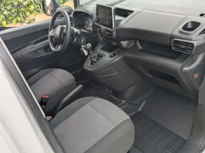 Usado Citroën Berlingo 102 CV (75 kW) 2022 Blanco Monovolumen