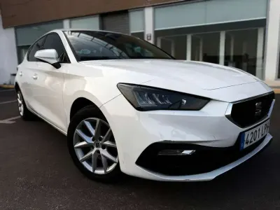 Usado Seat Leon FR 150 CV (110 kW) 2022 Blanco Utilitario