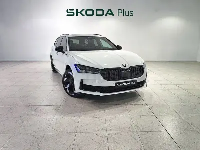Usado Skoda Superb SportLine 193 CV (141 kW) 2026 Blanco Familiar