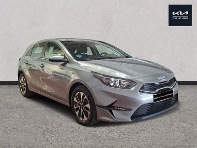 Usado Kia Ceed 100 CV (73 kW) 2025 Gris / plata Utilitario