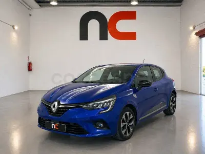 Używany Renault Clio V LIMITED 90 KM (66 kW) 2021 Niebieski Sedan/Limuzyna