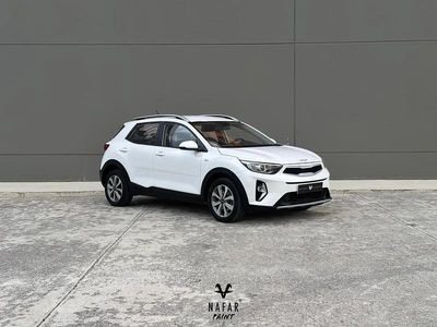 Usado Kia Stonic 84 HP (61 kW) 2023 Branco SUV