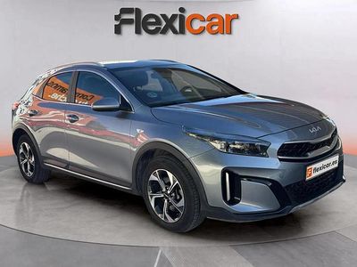 Usado Kia XCeed 120 CV (88 kW) 2023 Gris SUV