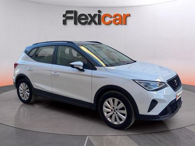Usado Seat Arona Style 110 CV (80 kW) 2022 Blanco SUV