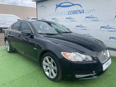 Usado Jaguar XF Luxury 211 HP (155 kW) 2011 Preto Sedan