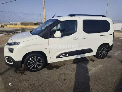 Usado Citroën Berlingo Feel 100 CV (73 kW) 2018 Blanco Monovolumen