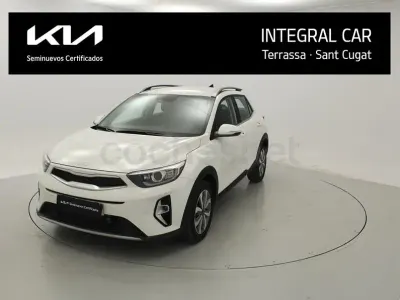 Usado Kia Stonic 100 HP (73 kW) 2025 Branco SUV