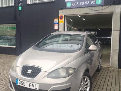 Usado Seat Altea XL Reference 105 CV (77 kW) 2010 Beige Monovolumen