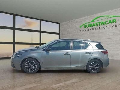 Lexus CT200h