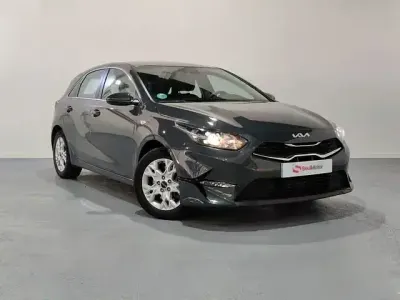 Usado Kia Ceed 100 CV (73 kW) 2023 Gris Utilitario