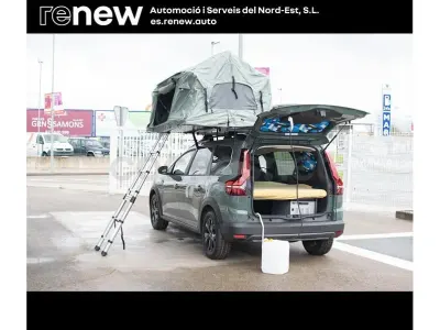 Usado Dacia Jogger Extreme 100 CV (73 kW) 2023 Gris / plata Monovolumen