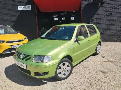 Usado VW Polo Trendline 75 CV (55 kW) 2001 Verde Berlina