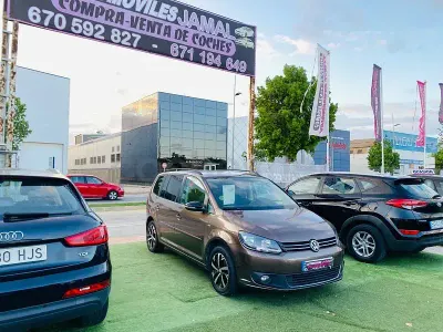 Usado VW Touran Advance 105 CV (77 kW) 2012 Marrón Monovolumen