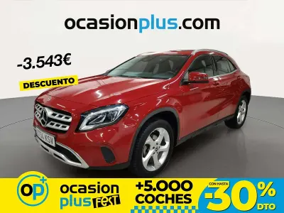 Käytetty Mercedes GLA180 122 HP (89 kW) 2019 Punainen Katumaasturi