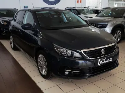 Usado Peugeot 308 Style 110 CV (80 kW) 2019 Gris Utilitario