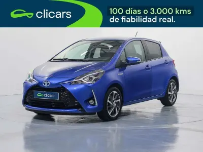 Usado Toyota Yaris Hybrid Active 75 CV (55 kW) 2019 Azul Berlina