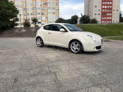 Usado Alfa Romeo MiTo Distinctive 90 CV (66 kW) 2010 Beige Utilitario