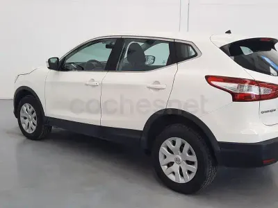 Usado Nissan Qashqai Acenta 130 CV (95 kW) 2017 Blanco SUV