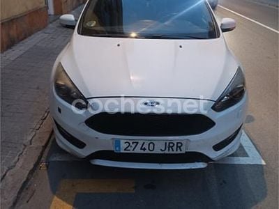 Usado Ford Focus ST-Line 125 CV (91 kW) 2016 Blanco Berlina