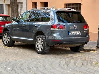 Usado VW Touareg 225 CV (165 kW) 2007 Gris / plata SUV
